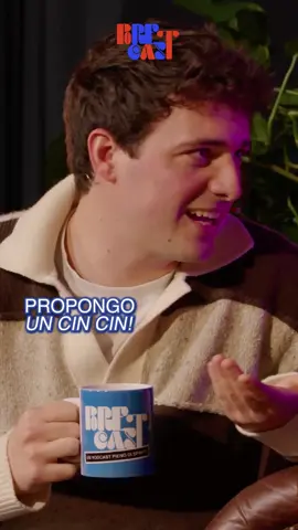Lo fai ogni volta che brindi, ma sai perché? @tommycassi ci ha svelato l'origine del cin cin e no, non è quello che pensi. Tra leggende, superstizioni e qualche bugia storica, una delle usanze più diffuse al mondo nasconde una storia che non ti aspetti (e che non ci aspettavamo nemmeno noi). #PoretCast #TommyCassi #Podcast
