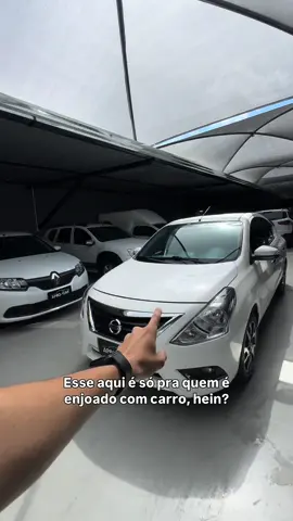 Nissan Versa completo e econômico 🚗✨ Sedã perfeito pra quem busca conforto de verdade no dia a dia. Espaço interno surpreendente, porta-malas gigante e aquele consumo que não pesa no bolso. Ideal pra família, pra quem roda bastante ou até pra quem quer mais conforto sem abrir mão da economia. Carro bem conservado, direção leve, rodar macio e muita confiabilidade no uso diário. 📍 Rua 17A, quadra 30A, quadra 141, lote 12, setor aeroporto APROVCAR