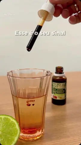 #propolis  O extrato aquoso de própolis é um suplemento natural sem álcool, ideal para fortalecer o sistema imunológico, combater infecções respiratórias (gripe, tosse, garganta) e auxiliar na cicatrização de feridas. Com sabor mais suave que a versão alcoólica, é antimicrobiano, anti-inflamatório e antioxidante, seguro para crianças e idosos