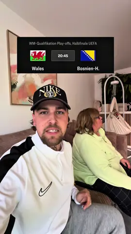 Oma Kerstin sollte nicht mehr singen HAHAHAHA 😂 übrigens unser Tipp: 0:1 für Bosnien!! 🇧🇦❤️
