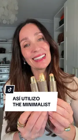 Mi técnica para usar The Minimalist de @merit En piel madura hay que hidratar muy bien la piel antes de aplicar esta base/correctora, esto siempre lo hago antes de maquillarme con cualquier otra base.  Los tonos neutros que más he usado hasta ahora son  - Bisque que es un tono claro neutro  - Camel tono medio con subtono dorado Depende de la época del año y Toño de mi piel uso más uno u otro.  Déjame tus dudas en comentarios para poder ayudarte ♥️😘 #pielmaduramakeup #pielnatural #meritbeauty #mujeresde50 