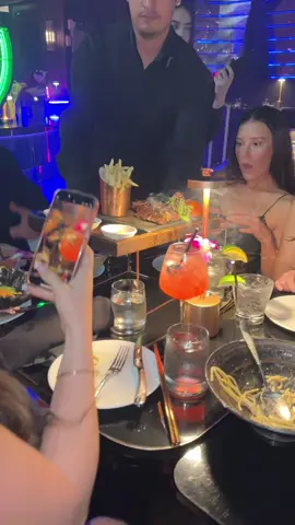 🍽️ Dinner first, then let the night unfold. Good food, good drinks, and a smooth start into LA nightlife. 💃 Ladies - DM to find out how you can join the dinner party.  #DinnerPlans #LANightlife #PartyInLA #NightOut #lapromoter 