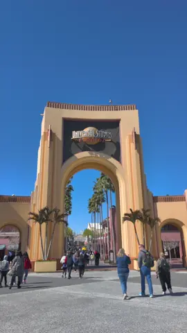 Entering Universal Studios Florida at the Universal Orlando Resort in Orlando, Florida POV Theme Park Walk Through #pov #themepark #universal #orlando #florida