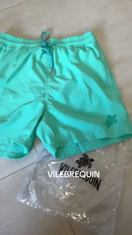 Maillot de bain Vilebrequin by Hipobuy / abonne toi like partage / inscrit toi avec les liens dans ma bio / #hipobuy #tendance #summeroutfits #vilebrequin #maillotdebain 