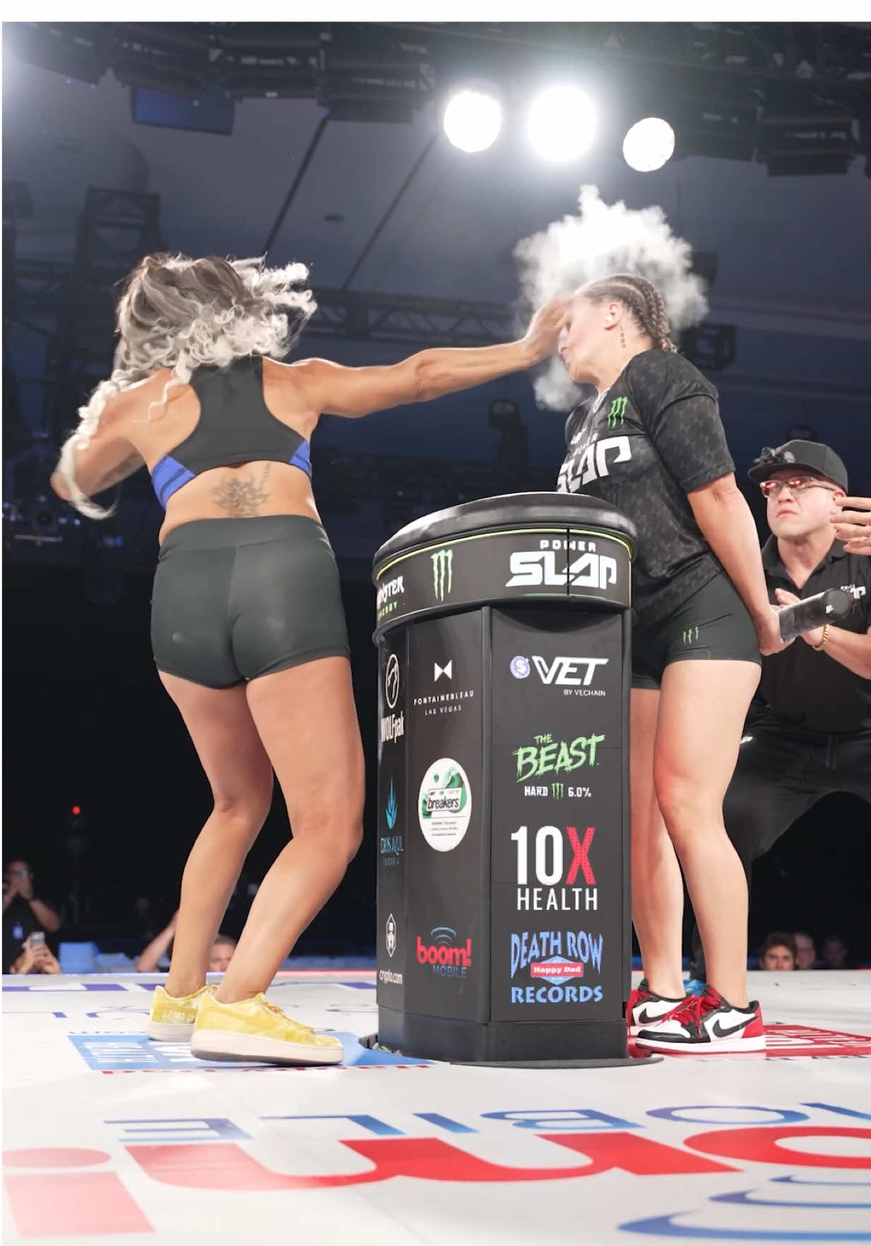 Both brought it 💪 [ $VET #PowerSlap19 | April 17 at @The Cosmopolitan of Las Vegas | Tickets at link in bio 🎟️ ]