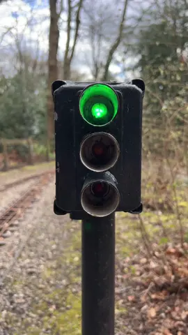 New signal seem to work ok #steam #locomotive #modelengineering #steamlocomotive #signals 