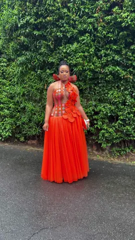 Dress available for hire for R1950✨🌻🥹🧡 it fits size 34/36/38😊…kindly WhatsApp 0840747935 for enquiry.  #traditionalwedding #membeso #traditionaldress #rentaldress #fypシ 