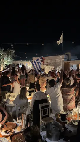 Paros by night 🇬🇷 🧿💃🏾 #paros #greece #restaurantparos #dinnerparty #nightlife 