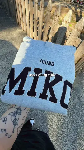 (it came yesterday i just forgot to edit this lol) anyways, i’m so hypeeee 😭😭😭 thank u @Gap for making this hoodie, it’s so cute and my wife and i love miko sm so when u dropped these hoodies we screamed and checked out IMMEDIATELY 😭🫶 #youngmiko #gapxyoungmiko #gap #babymiko #fyp 