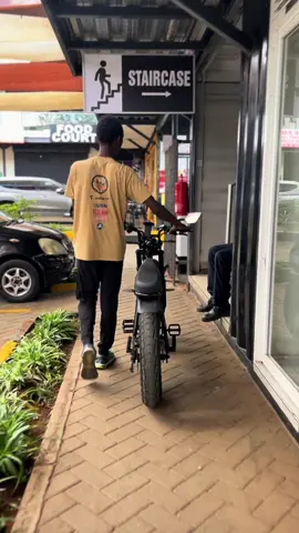 Installing a 10 speed casette on the single speed ebike ..... The bike shop is called Zuzu Bike Shop in Gigiri #super73 