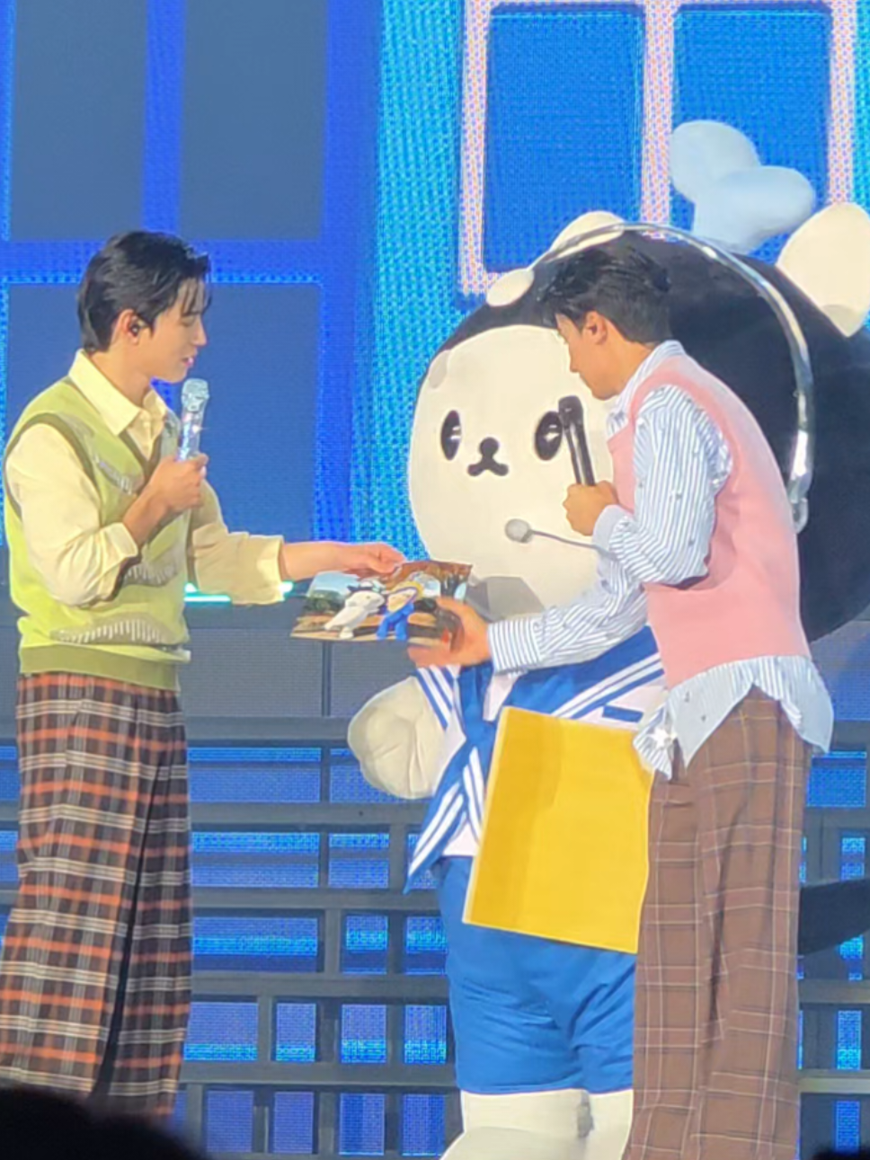 #taynew #tawan_v #newwiee #polcasan #polcafammeeting 