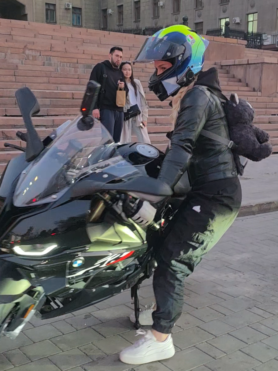 #motogirl #s1000rr #0202family 