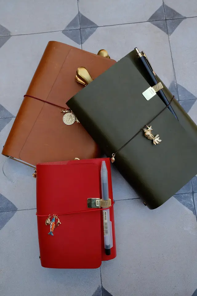 A little color comparison video between @Cabine Nord & @paper republic for the curious! Featuring the Congnac, red & Olive from both brands! Edited to say I’ll do a more thorough video probably tomorrow - still dealing with the power outage & this light isn’t great 🙃🫠 #journaling #leatherjournals #leatherjournalcover  #paperepublicjournal 