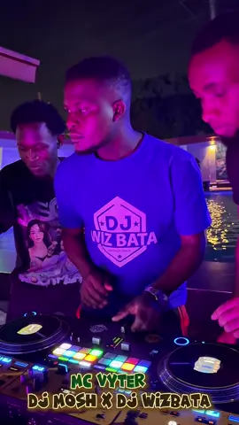 @DEEJAY MOSH@DA BLAZE @KAPEKE #djs #scratching #masaka #suunabenkumbutikizi 