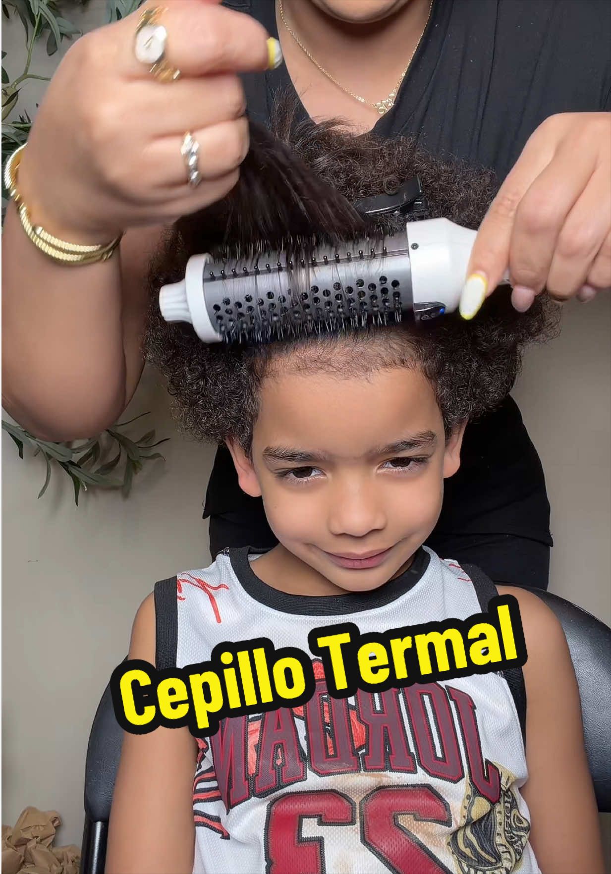 Wavytalk Blowout Boost VIP Volume Festival Bundle, Thermal Brush 1.5 inch for Blowout Look, Tourmaline Ceramic Negative Ion Technology, 5 Temperature Settings Dual Voltage@@wavytalkofficial##tiktokshopcreatorpicks##tiktokshopstockup##tiktokshopspringglowp