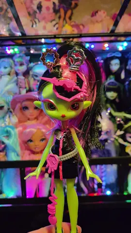 Shes here! #novistars #dolls #justinahour #alien #toy 