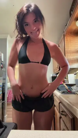 Yay can finally tan!! #viral #fyp #foryoupage #brunette #tanning 