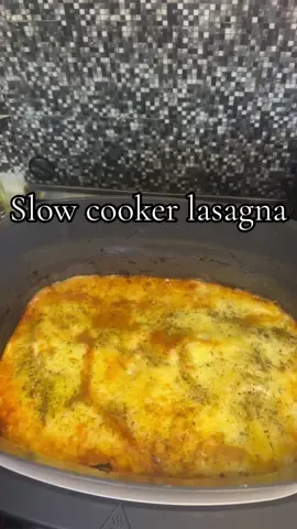 Slow cooker lasagna recipe 😍 if you’d like the full recipe please let me know. #lasagna #slowcooker #foryoupage❤️❤️ #fyp 