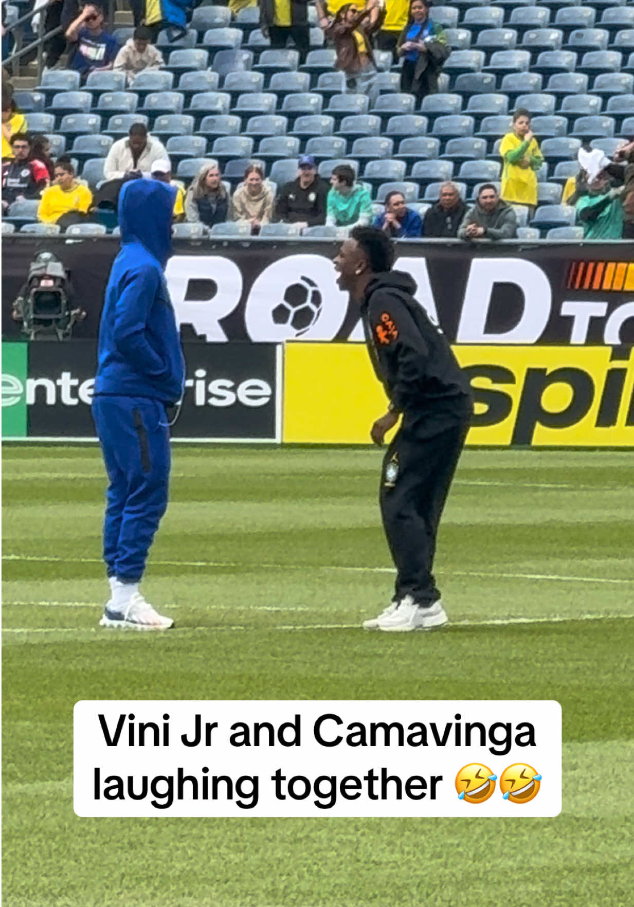 Madridistas catching up 🤣😭 #vinijr #realmadrid #fifa #worldcup 