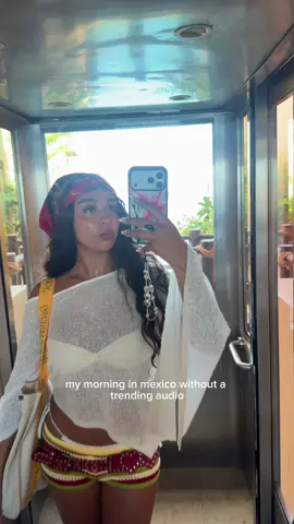mornings like this on repeat  -  @One Skin face moisturizer made with senescence blocking peptides to promote youthful complexion concentrated eye cream to strengthen delicate skin around the eyes  lip spf made with antioxidants to prevent sun damage  -  @Modeliste Magazine @calademar  #modearoundtheglobe 