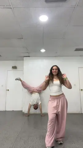 Lo amo @Κάρλος #fyp #muchacha #dance 