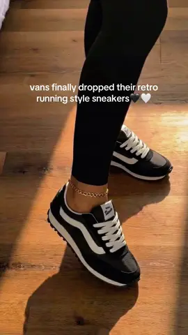 premium style 152 low top sneakers