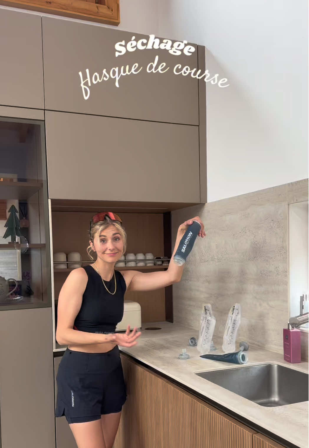Une astuce à moins de 10chf pour faire sécher tes flasques/gourdes de course à pied 🏃🏼‍♀️👟 ! Alors, tu valides ? • #astuce #Running #gourde #courseàpied #trail 