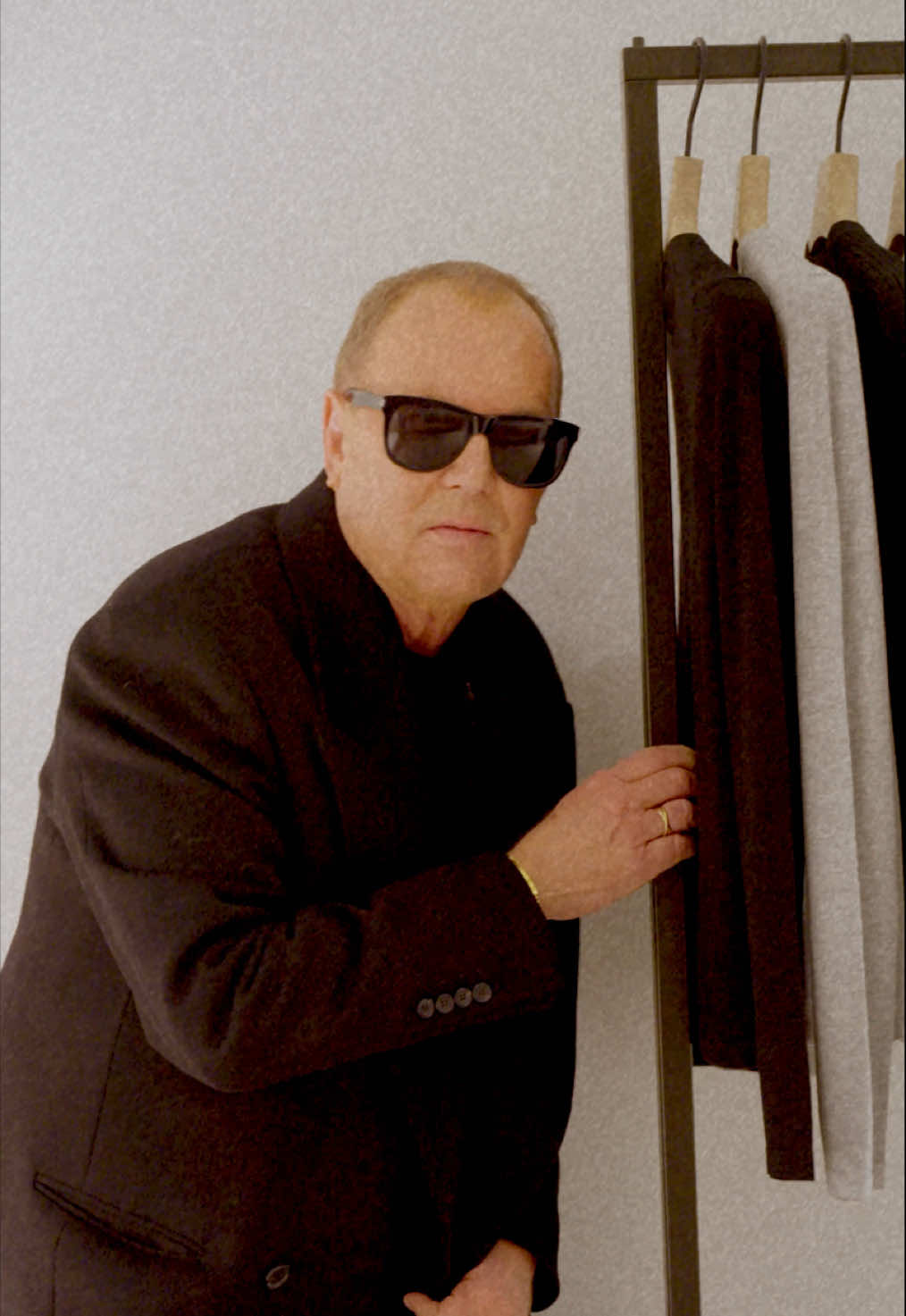Our fashion telenovela, starring Margeaux and Hazel, resumes as we find Michael Kors hiding behind a clothing rack in a changing room. His lunch with Margeaux went south and he is desperate to escape her. Hazel is doing her best to navigate the situation. #alexisbittar #bittarverse @patriciablack @Michael Kors @Julie J 