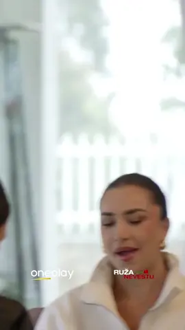 Natalia přišla u snídaně s trošku nepříjemnou otázkou na Adriana a Mersi 😅😬 Jak byste zareagovali vy? 🤭 Sledujte Ruži pre nevestu právě teď na Oneplay! 🌹 #ruzaprenevestuslovensko #bachelorcesko