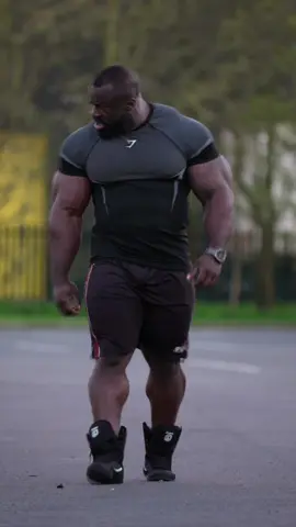There is big men and there is BIG MAN.  @Gymshark ONYX collection is out now for limited time only. Get yours and use code SAMSON10 for discount 👊🏾 #thenigerianlion #gymshark #ad #mrolympia #mrolympia 