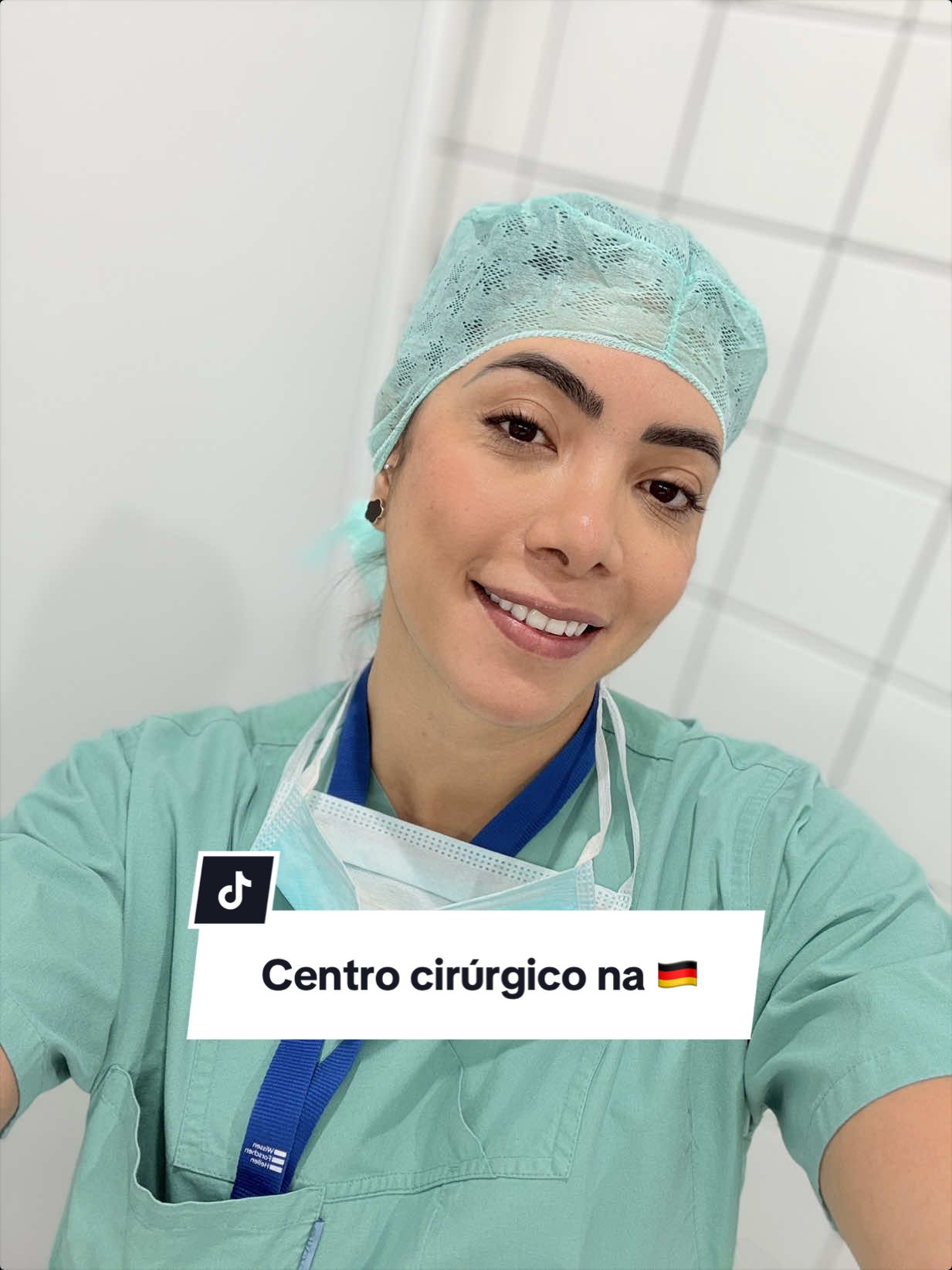 Enfermeiro do centro cirúrgico na Alemanha. Você sabia que aqui o Enfermeiro instrumenta ? Essa é a parte que mais gosto do meu trabalho aqui na Alemanha.  #enfermagemnaalemanha #alemanha #ImigrarParaAlemanha #enfermeiro 