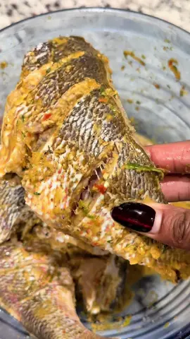 Annou netwaye pwason ansanm 🐟#haitiantiktok #haitianfood #fypシ゚viral🖤tiktok #pouou🇭🇹 #cleaning 