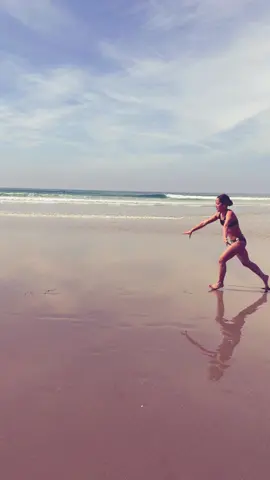 ☀️🌊 #beach #tumble #gymnastics #flip 