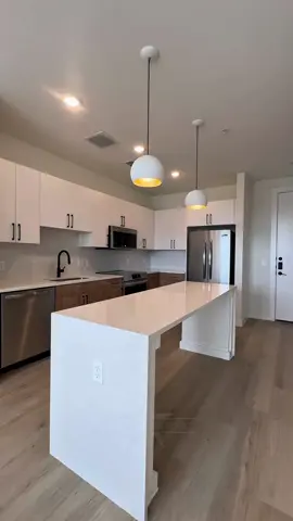 OKAY these 2 bedrooms are TOO good to pass up 👀🔥 📍 Medical Center 💸 Starting at $1,469 🏡 Up to 1,340 sqft 🎉 Up to 6 WEEKS FREE That’s like paying around $1,200s/month after specials 🤯 Spacious layouts, great location, and move-in ready units! Don’t wait—these deals go FAST 💨 DM me “2BED” and I’ll send you the best options! Free locator service—just list me on your app!#apartmentlocator #specialoffer #texasrelocationexpert #sanantonioapartments 