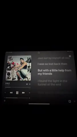 I go ahead and smile <3 #fyp #lilyallen #smile #lyrics #dailyseratonin_ 
