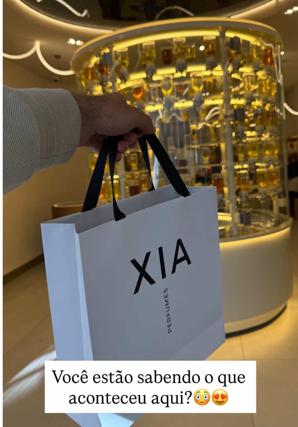 Em Madrid tem uma loja que faz seu próprio perfume com IA, ja sabia disso? Inclusive tem video no Youtube sobre isso (Canal: @catundagabriel) #perfumedenicho #nichefragrance #scent #perfume #xiaperfumes