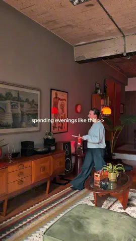 physical music media hits different 🤌🎷 got some new records 😌  interiordesign, apartment, vintagefurniture, recordplayer, vinyllover, homedecor, interiorinspo, boyandgirlapartment, interiorinspo, boyhome, girlhome, homeinspo