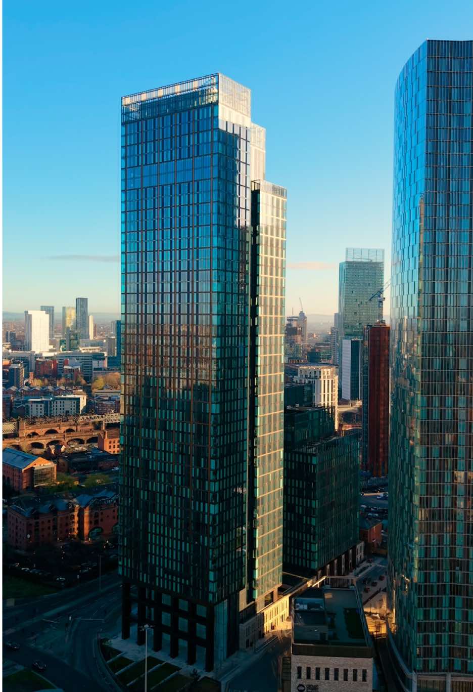 Manchester’s skyscrapers doing their thing at 7am 😍 #manc #mcr #manchester #skyscrapers #skyline