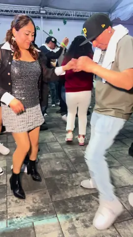Se fue llorando #Cumbia #cumbiasonideras🎶🎵🎶🎵🎶🎵 #soniderosdecorazon❣️💿😎🎧🎤🤩💿🎶 #cumbiasromanticas❤❤❤❤ #sonideros 