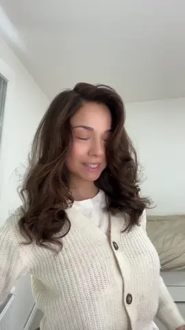 Mit meinem Code „aleyna15“ könnt ihr richtig super Sparenn🥹🥹❤️❤️ #tutorial #haare #frisur #blowout #aleynakus @PARSA Beauty 🦋 