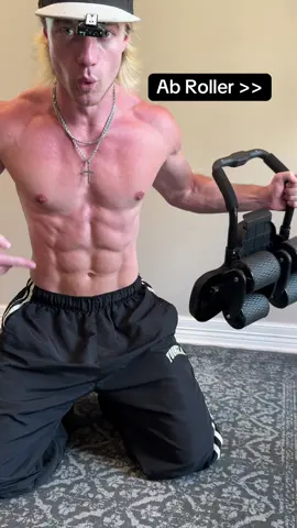 Build your abs at home with this new 4 wheel ab roller 💪 #abroller #abworkout #workout #GymTok #abs 