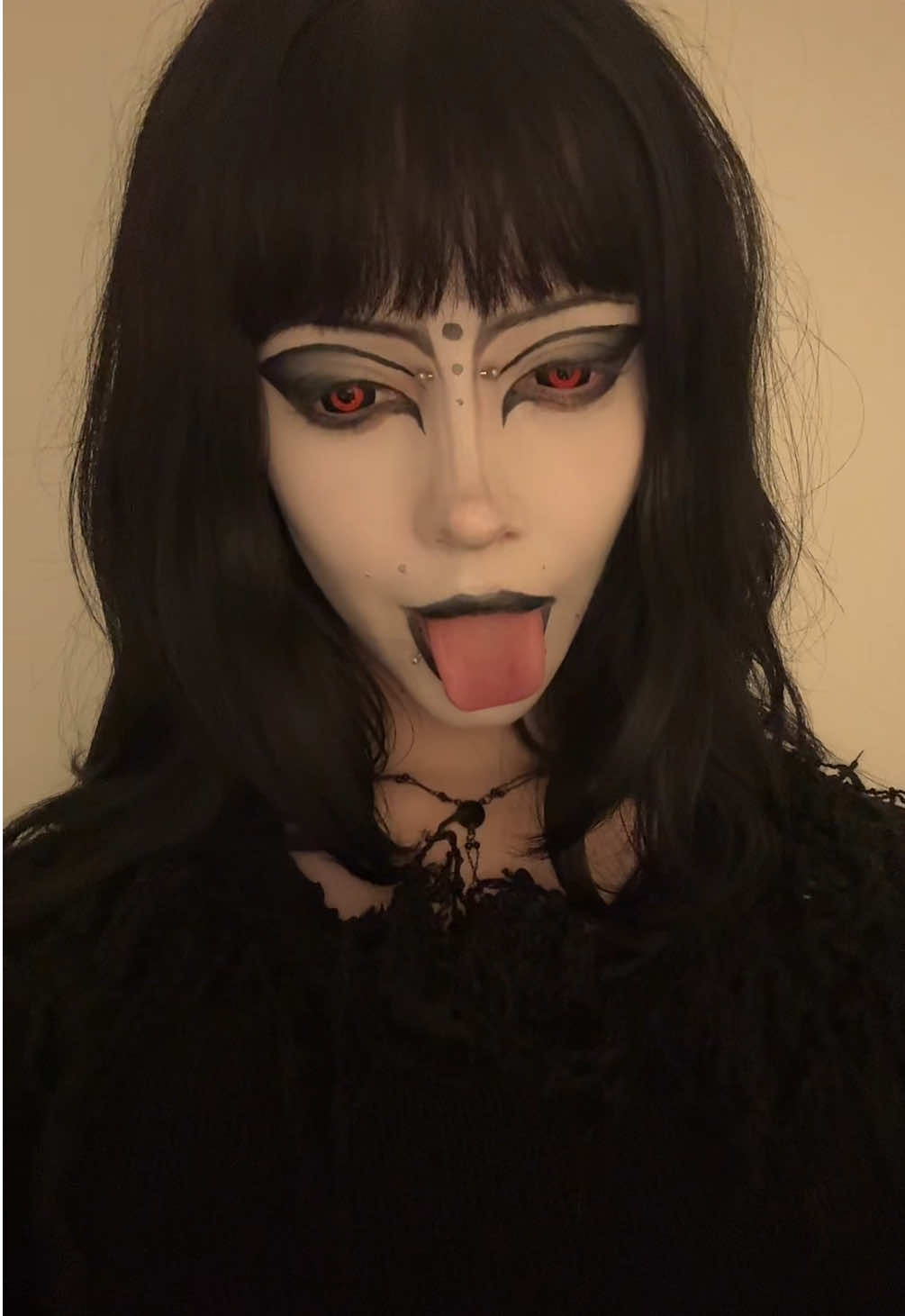#tradgoth #tradgothmakeup from last night. i felt like a little spider heheh  base: @L.A. Girl Cosmetics  liner: @NYX Professional Makeup  contacts: @MocoQueen 