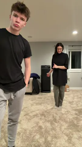 White people walking it out … #walkitoutchallenge #familythatdances #dancingfamily @ThatMizeGuy 