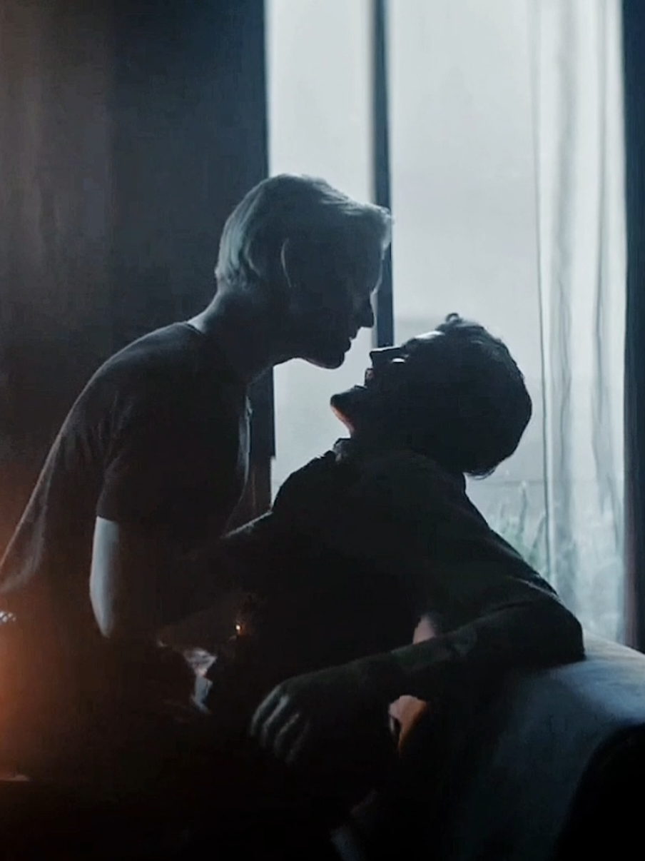 who is also a Fox - (sorry for the third repost lmao) - #freddiefox #thesandman #trend #blowthisupforme #fyp 