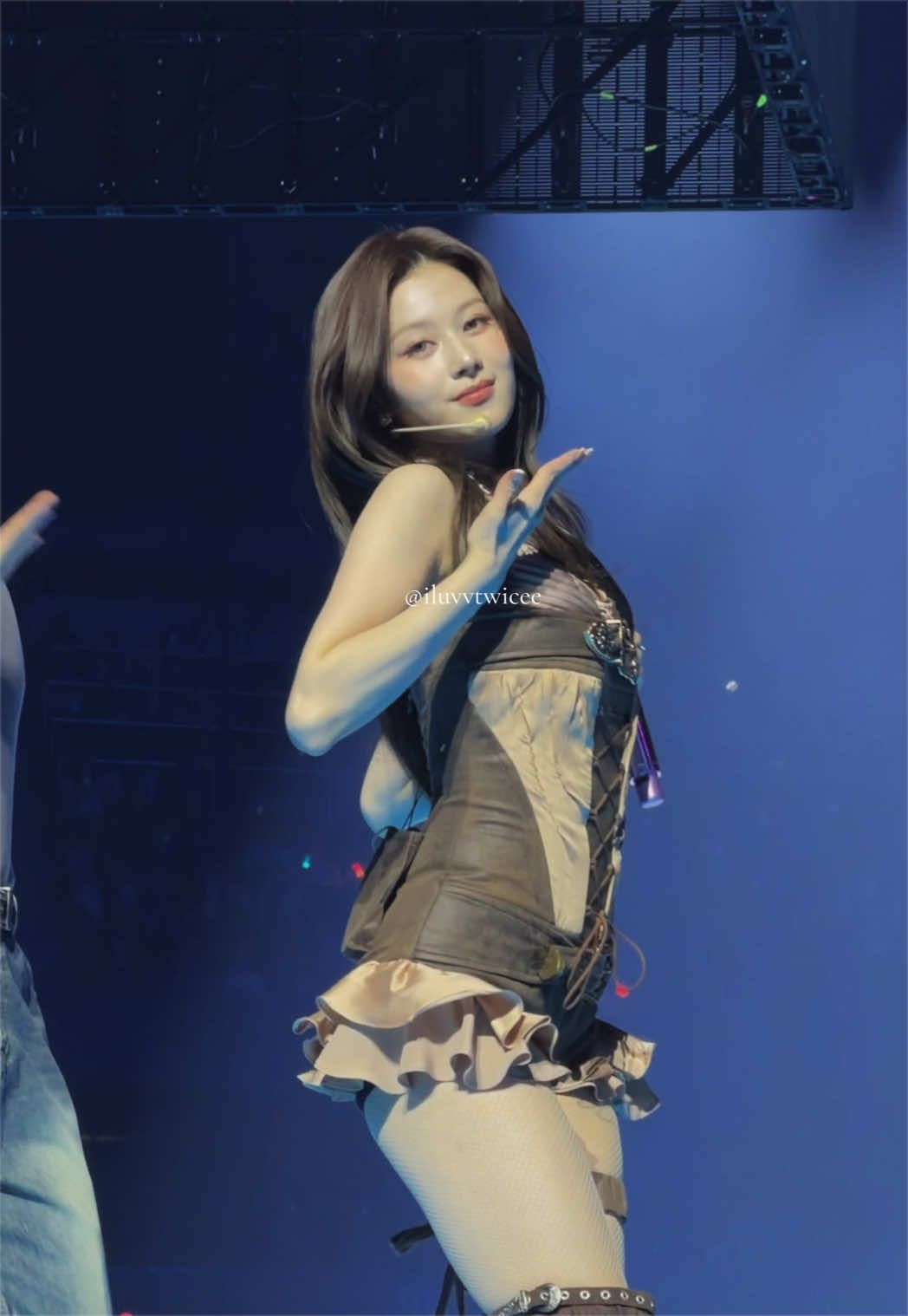 AHHHHHHH she’s so gorgg😭#sana #twice #thisisfor #twiceconcert #fyp 