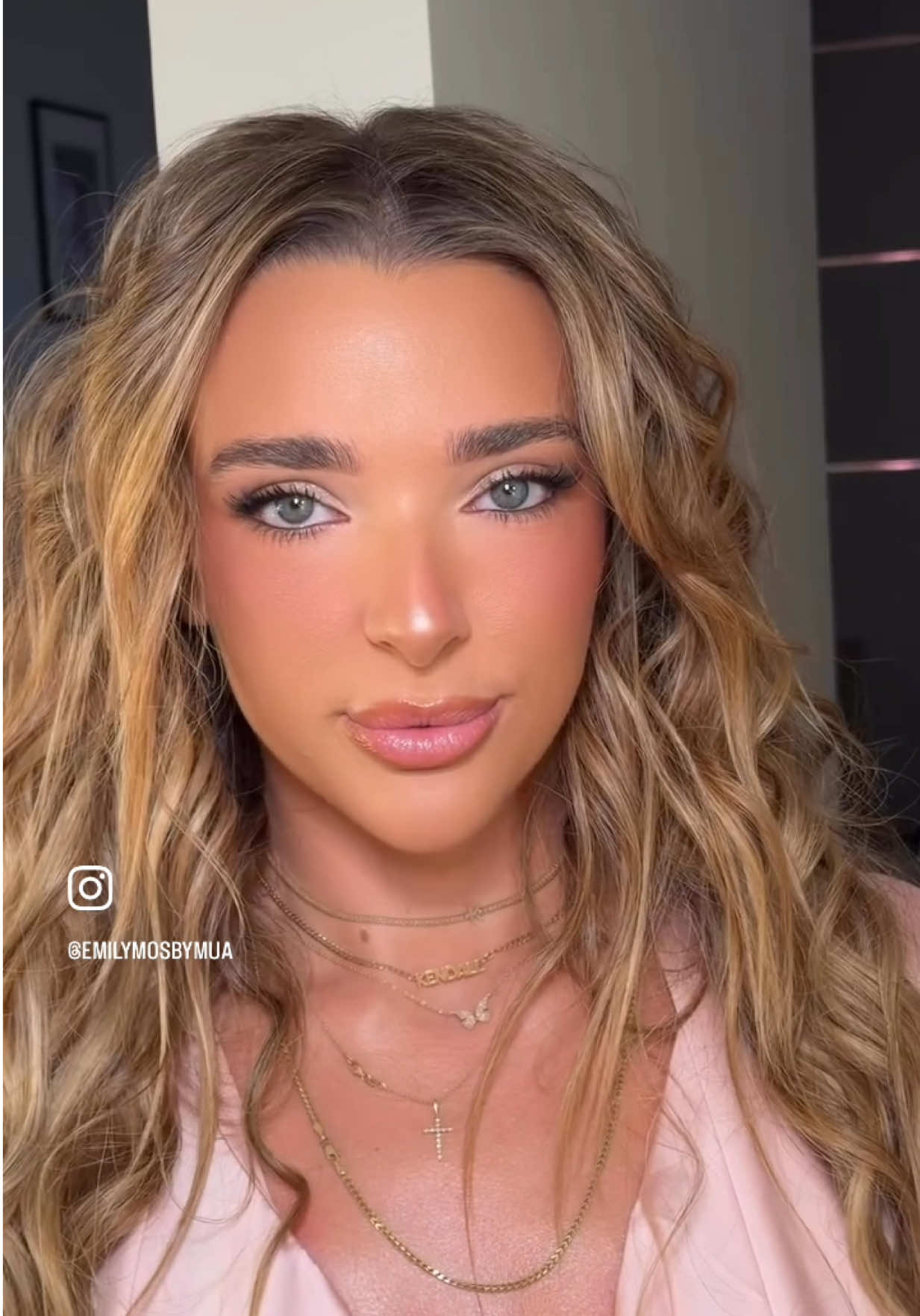 I mean these people are magicians🥵😭🩷 @emilymosbymakeup @phillyhair 