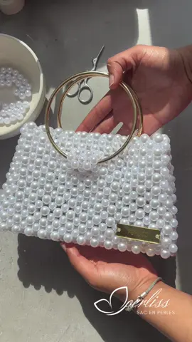 Beaded bag with me ✨👜 Custom bag 🤍 Would you wear this? 👀 #beadbag #beadedbag #handmadebag #sacenperles #baginspo 