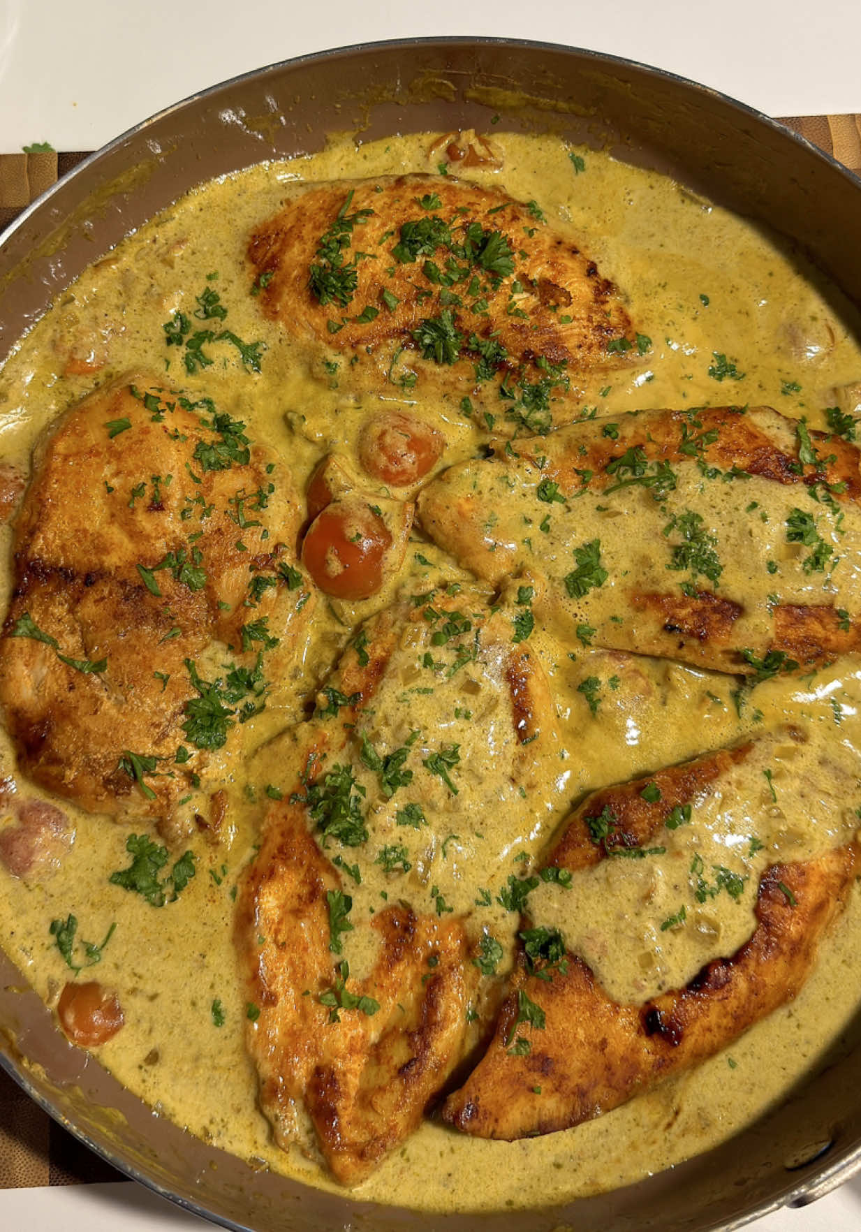 One Pan Creamy Pesto Chicken🍗🌿 Full recipe on instagram: @bitesbyheart ✨ #EasyRecipe #creamychicken #onepanrecipes #fypfood #fypp 