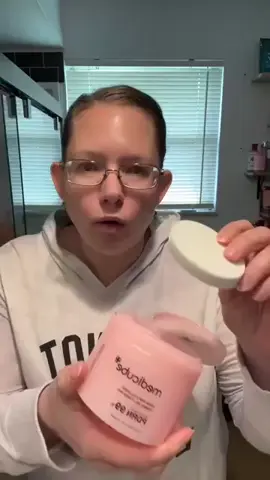 This Toner Pad Turns Into a Collagen Jelly in 5 Seconds ✨ #creatorsearchinsights 