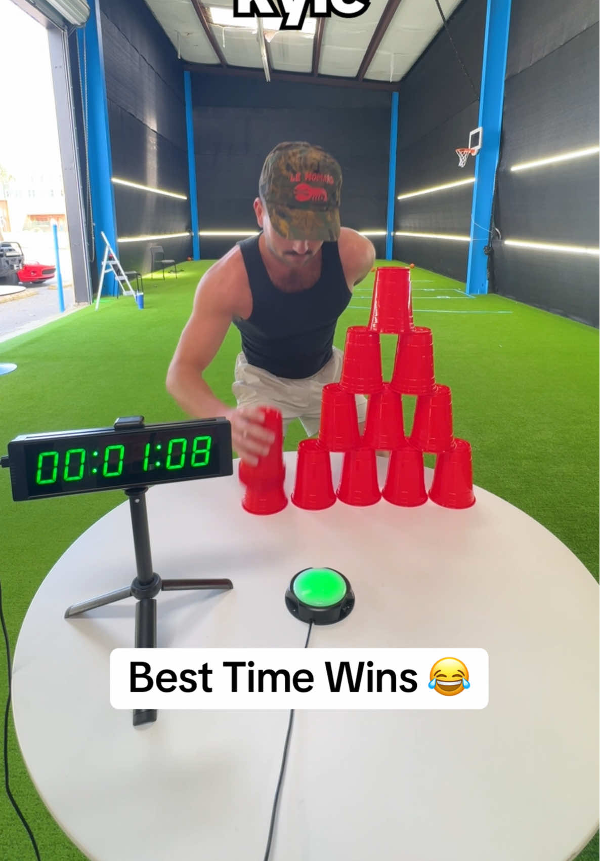 1 Handed Cup Stack-Off 😂